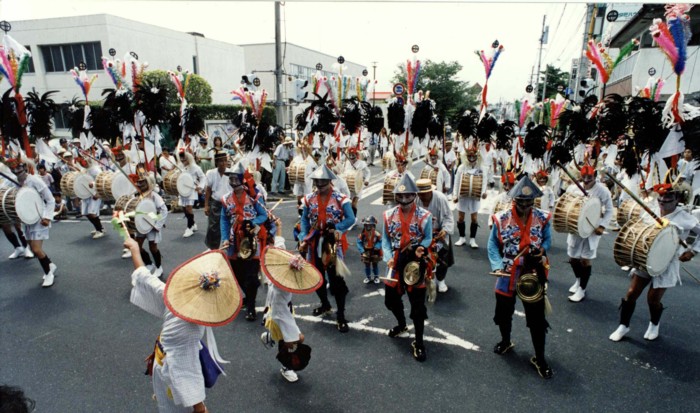 仮屋馬場通りの太鼓踊り（庭踊り）