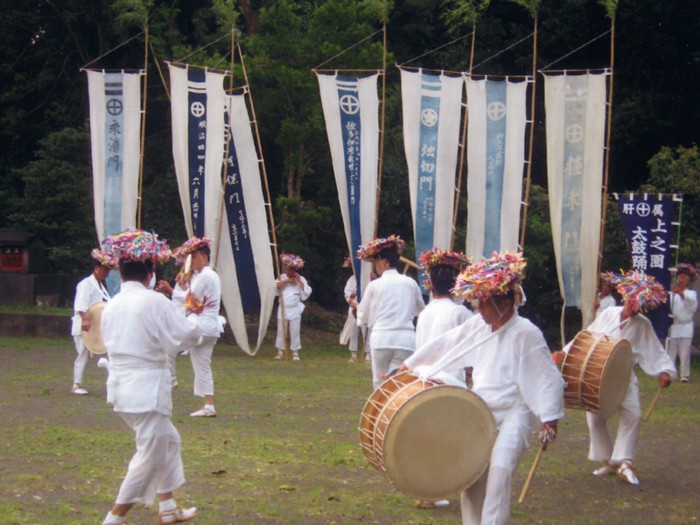 稲牟礼神社での奉納踊り2