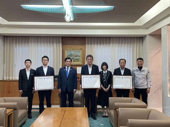 表彰式集合写真