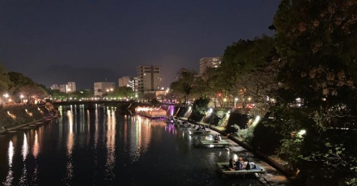 夜の川床個室タイプ
