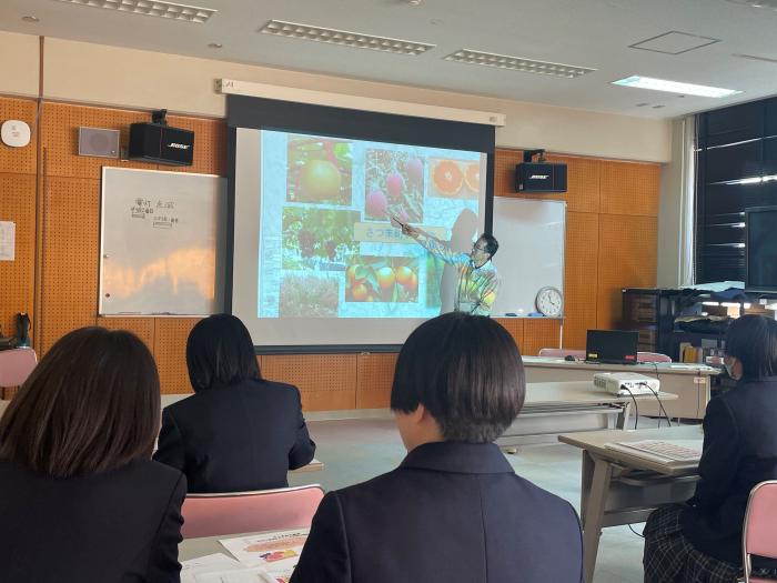 総合的な探究の時間「外部講師講演会」