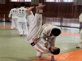 さ