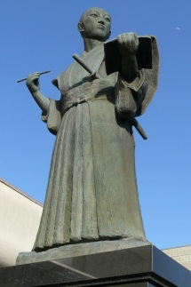 小松帯刀銅像