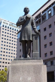 川路利良銅像
